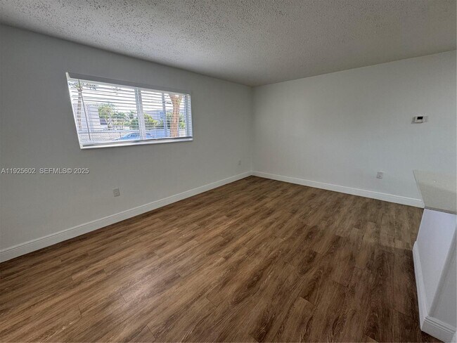 Foto del edificio - 6705 SW 44th St