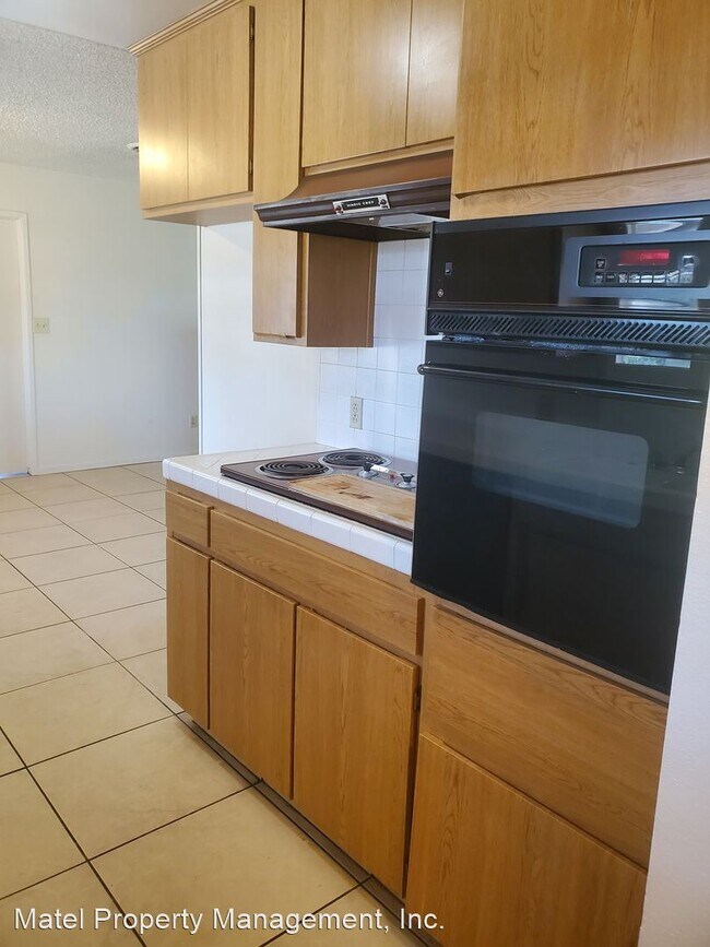 Building Photo - 3 br, 2 bath House - 1505 W. RUMBLE RD