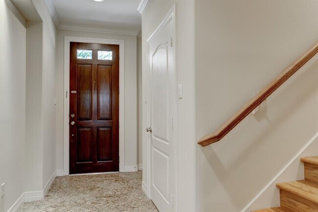 Building Photo - 2922 Brompton Square Dr