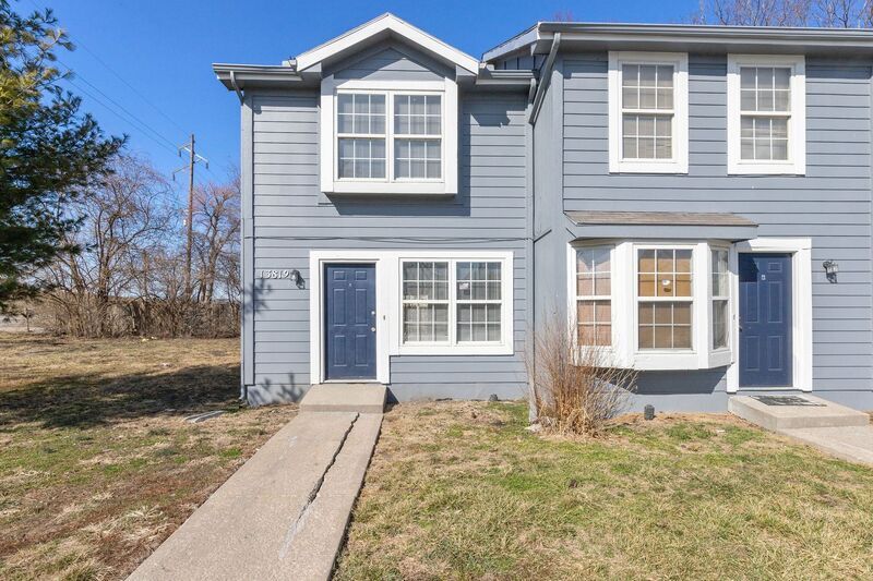 13825 71 Hwy Unit B, Grandview, MO 64030 Condo for Rent in Grandview