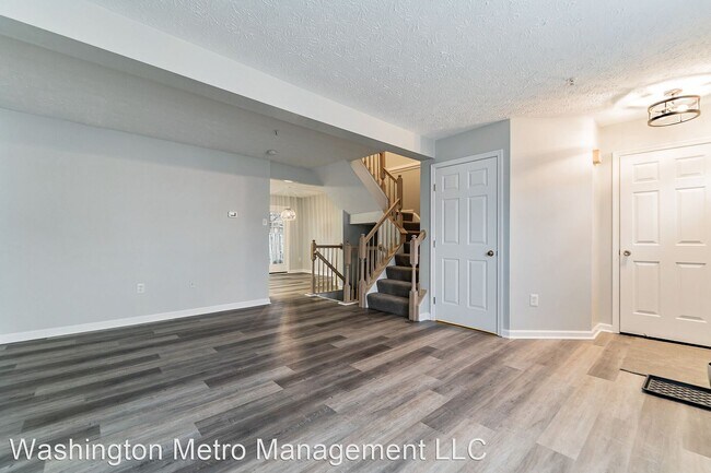 Building Photo - 3 br, 3.5 bath House - 6609 Cambria Terrace