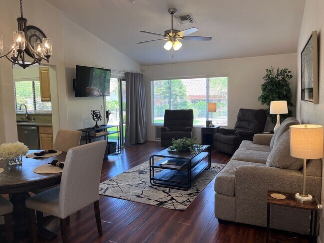 Foto del edificio - Sun City - Short Term Rental - Fully Furni...