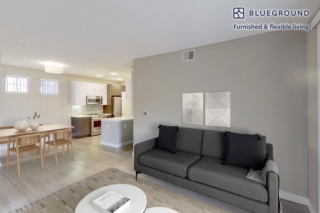 Foto del edificio - 1257 Lakeside Dr