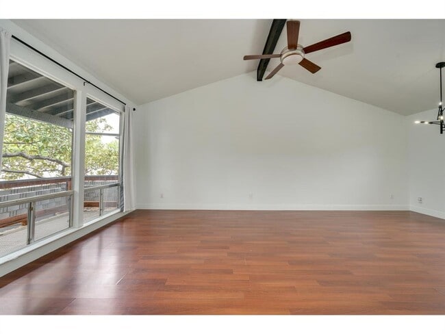 Building Photo - 1100 Azie Morton Rd