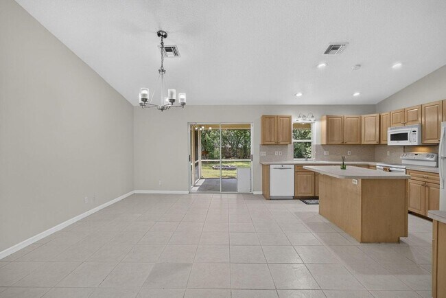 Foto del edificio - 12564 68th St N