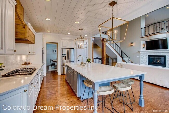 Building Photo - 5 br, 4 bath House - 244 Cheney Place