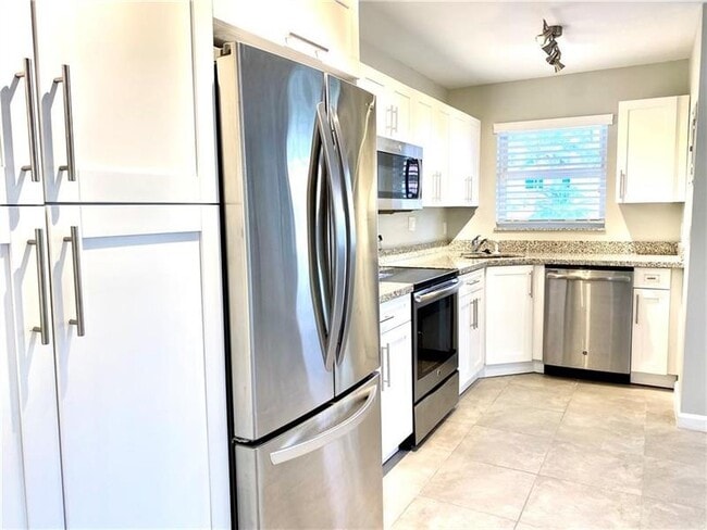 Foto del edificio - 2121 N Ocean Blvd