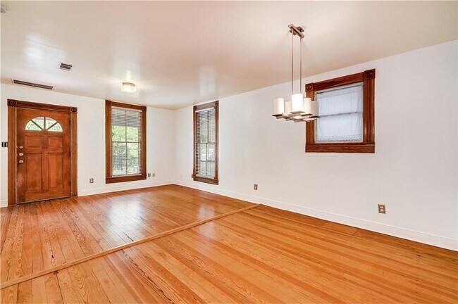 Foto del edificio - Charming 2 Bedroom Cottage in East Austin!