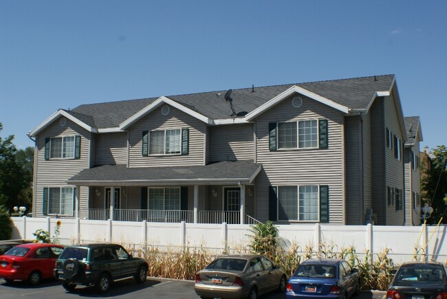 Building Photo - 325 E 500 N