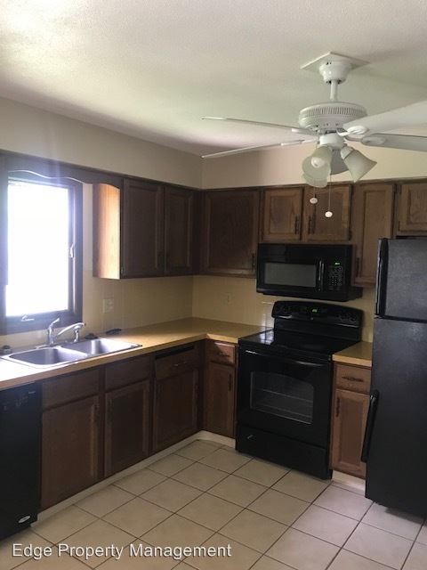 Foto del edificio - 4 br, 2 bath House - 625 N. Abbe Rd.
