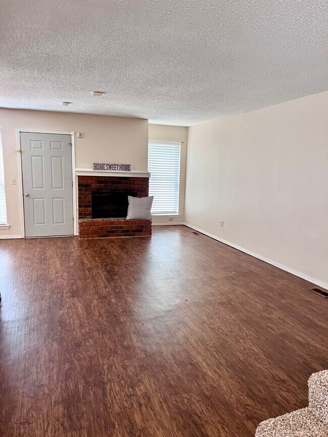 Foto del edificio - Spacious Townhouse in The Arbors - SPEND S...