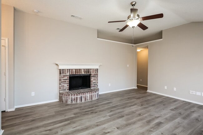 Building Photo - 5904 Heatherglen Terrace