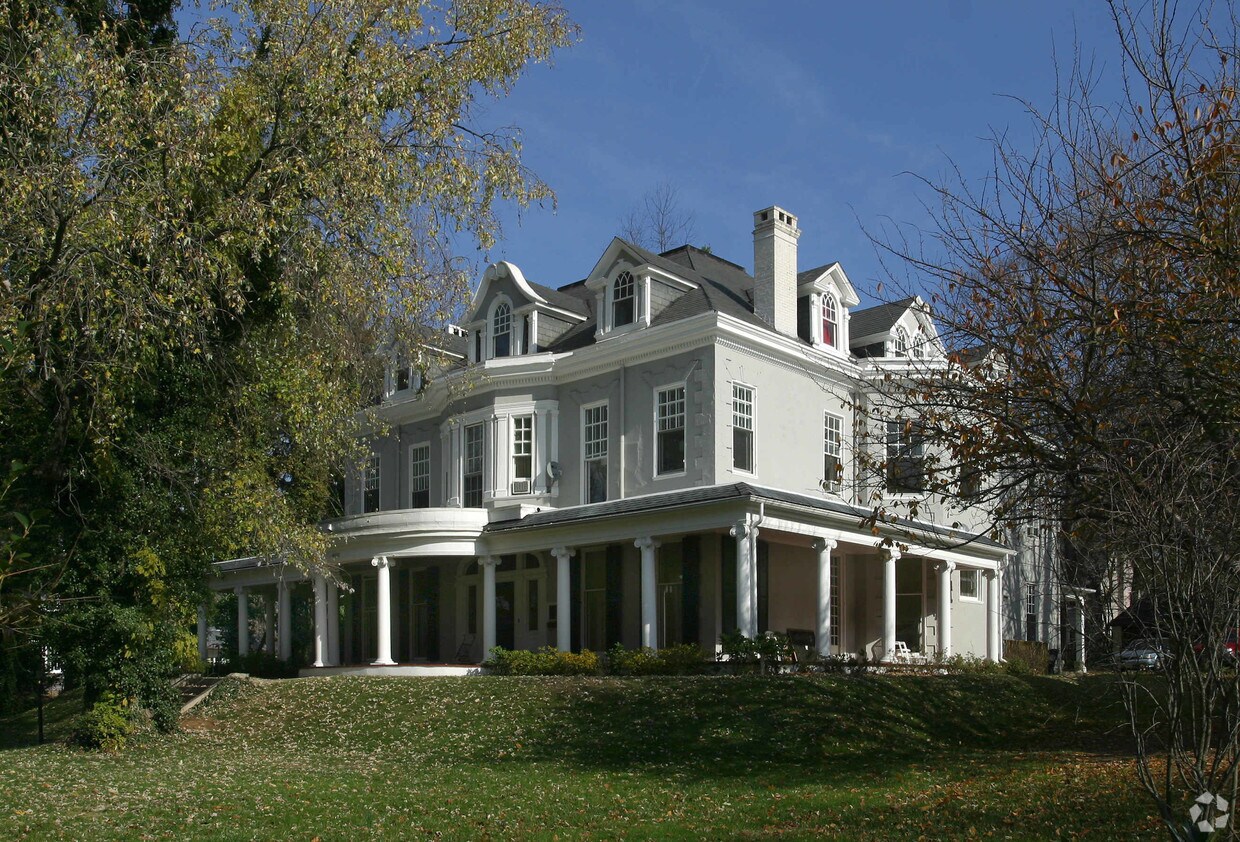 Foto del edificio - 4803 Roland Ave