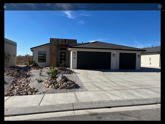 Building Photo - 3111 Photinia Dr