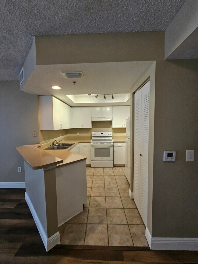 Foto del edificio - 4177 N Haverhill Rd