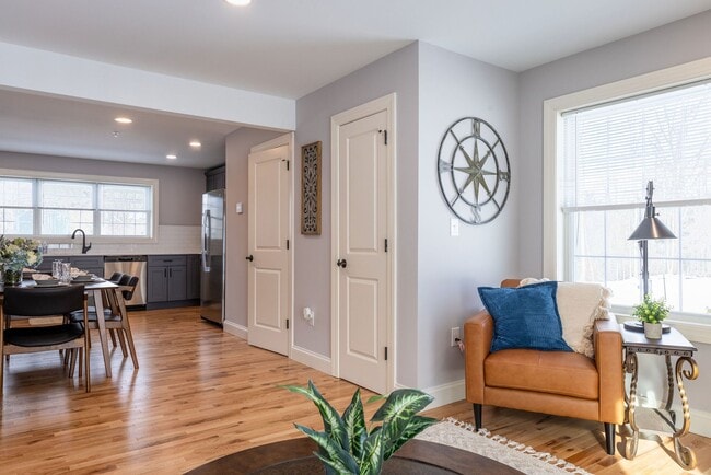 Building Photo - Estates at Langley Cove