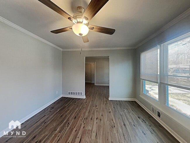 Building Photo - 6345 Oakview Ln