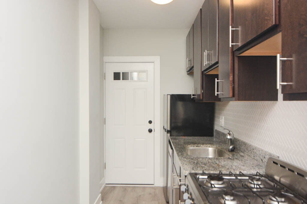 Foto del edificio - 725 W Brompton Ave