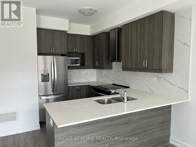 Building Photo - 274 Dalhousie St