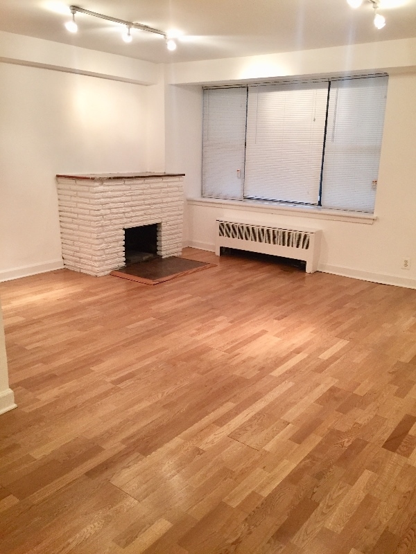 Foto del edificio - 1353 N State Pkwy