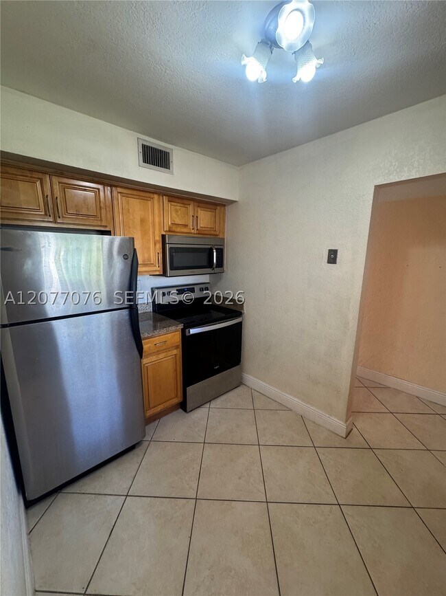 Building Photo - 8601 SW 94th St