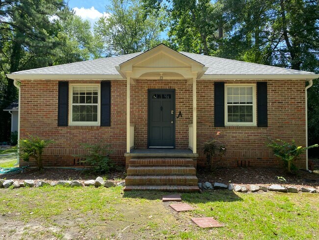 Front - 103 N Laurel St