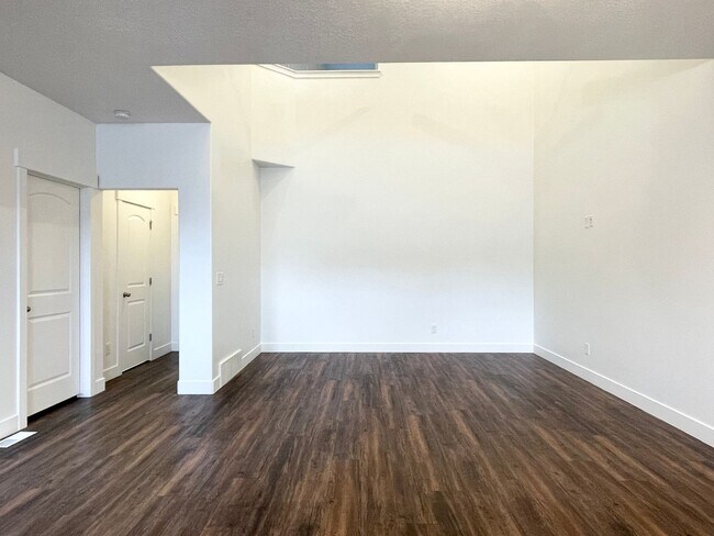 Foto del edificio - Beautiful Poolside Townhome at The Exchange!