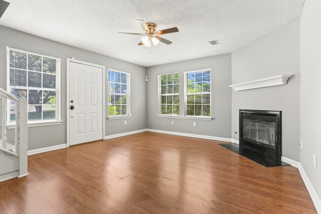 Foto del edificio - 3141 W Point Cir