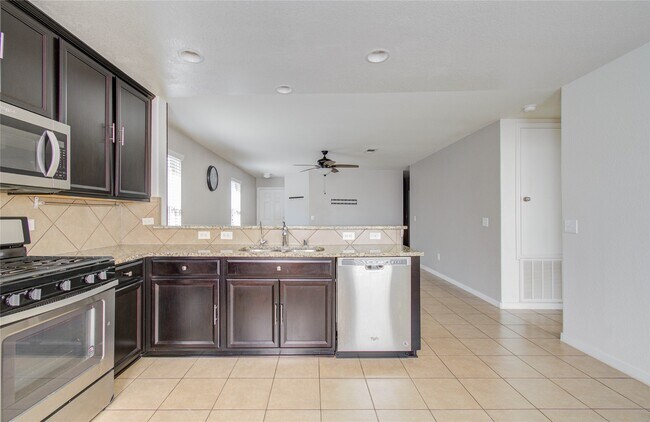 Foto del edificio - 6806 Brimridge Ln