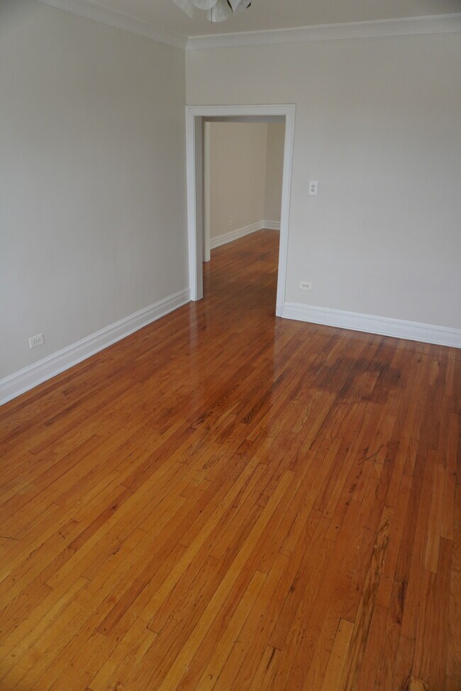 Foto del edificio - 6318-24 W Cermak Rd