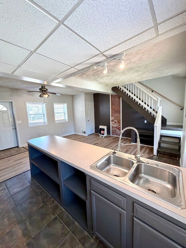 Foto del edificio - 38 N Charlotte St