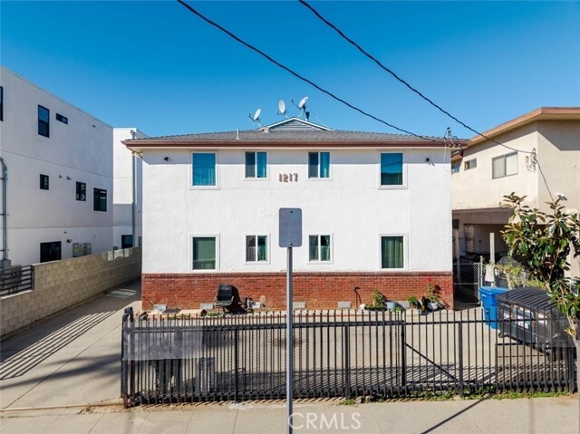 Foto del edificio - 1217 N Kingsley Dr