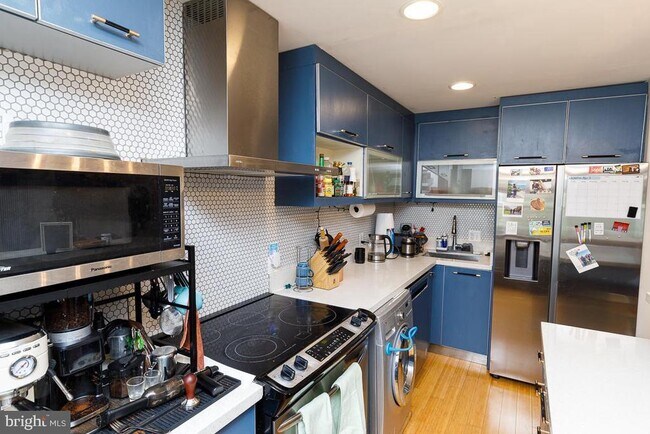Foto del edificio - 1220 Holbrook Terrace NE
