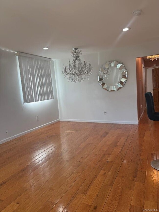 Foto del edificio - 241-11 149th Ave