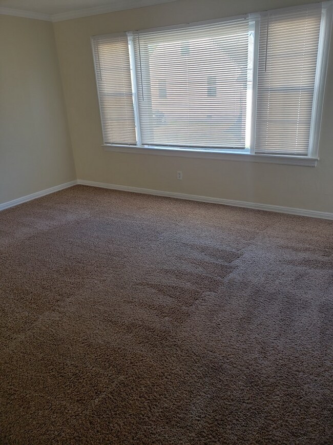 Foto del edificio - Duff_Jewell Ave Duplex