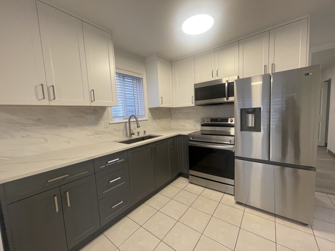 Photo principale - 7305 Fraser St