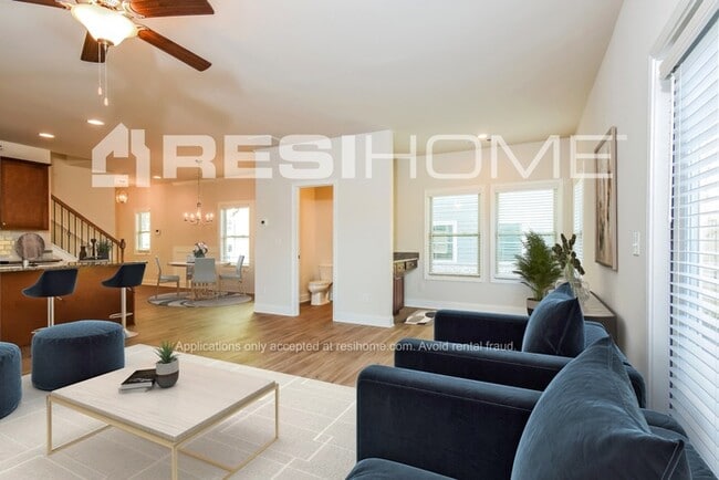 Building Photo - 1005 Tranquil Gdns Pl