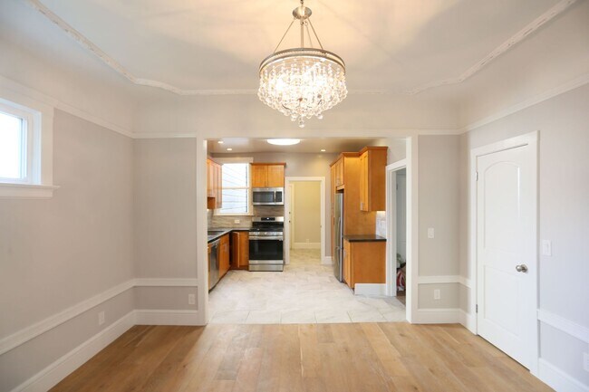 Foto del edificio - OPEN HOUSE: Thursday (12/21) 6:35pm-6:50pm...