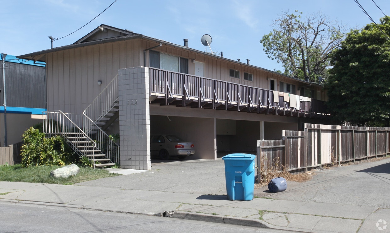 Primary Photo - 333 Poplar Ave