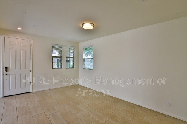 Building Photo - 3113 S Scarlet Ln