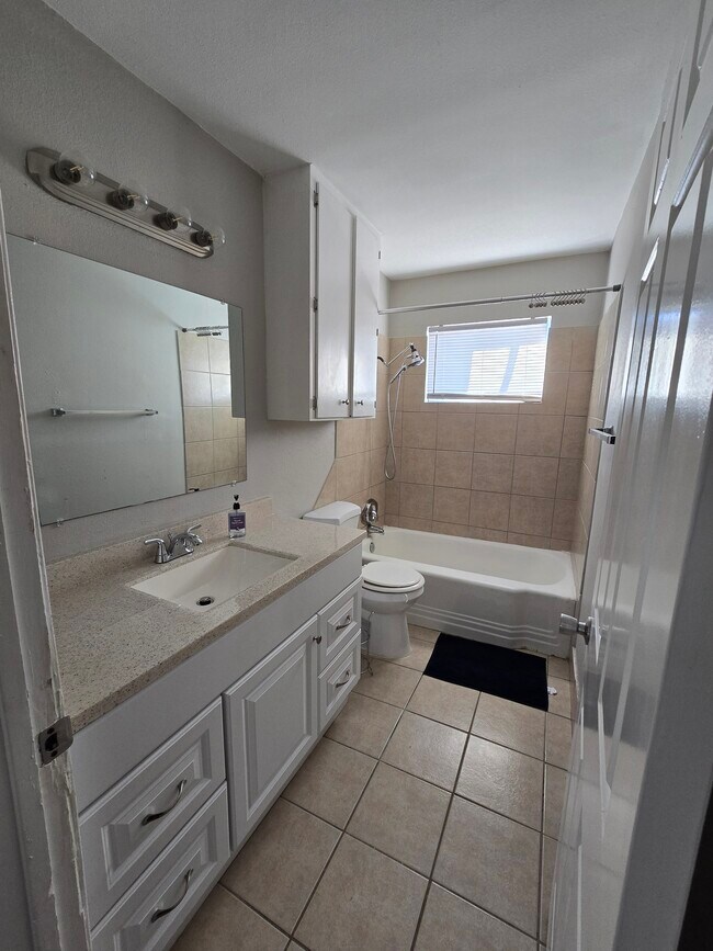 Foto del edificio - 10608 Georgian Dr