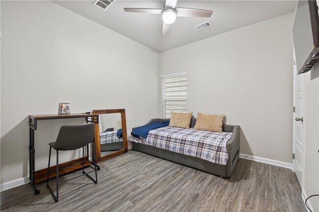 Building Photo - 2110 Wesson Ct