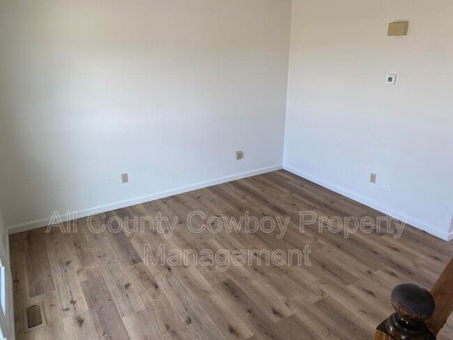 Building Photo - 4315 E Crow Dr
