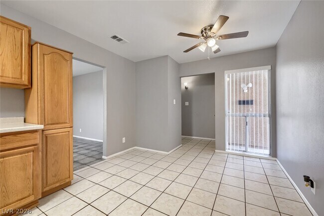 Foto del edificio - 604 Bloomingfield Ln
