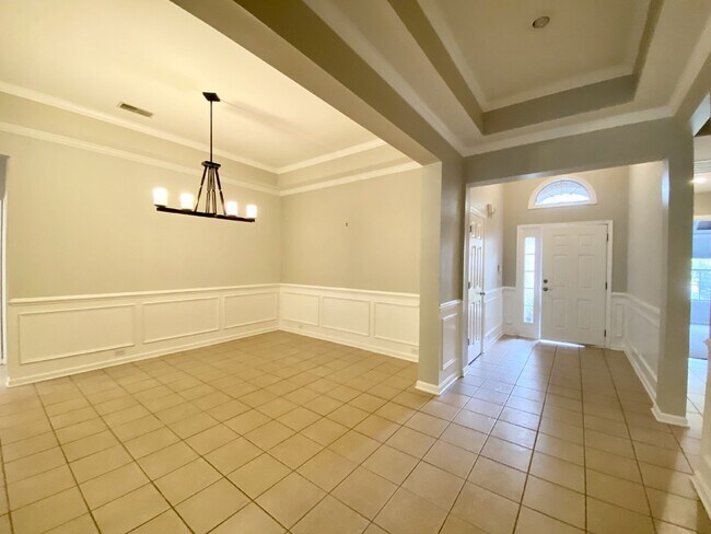 Foto del edificio - Spacious Three Bedroom Home in The Farm!