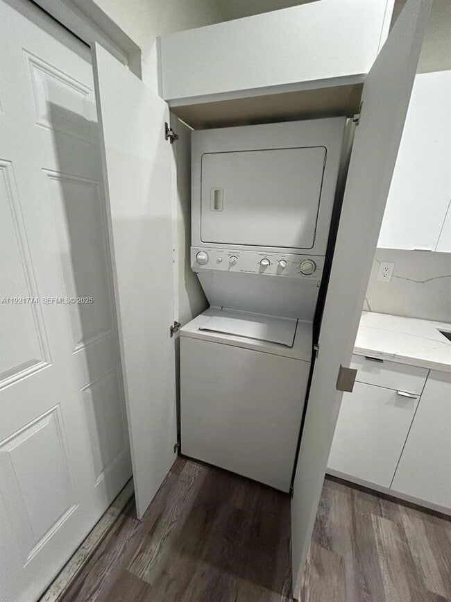 Building Photo - 2931 NW 47th St