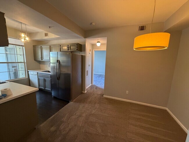 Foto del edificio - Beautiful 1 Bedroom Condo