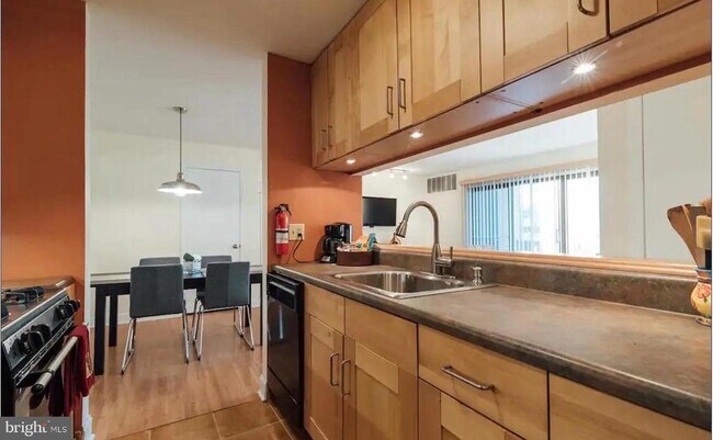 Foto del edificio - 905 Woodhollow Dr