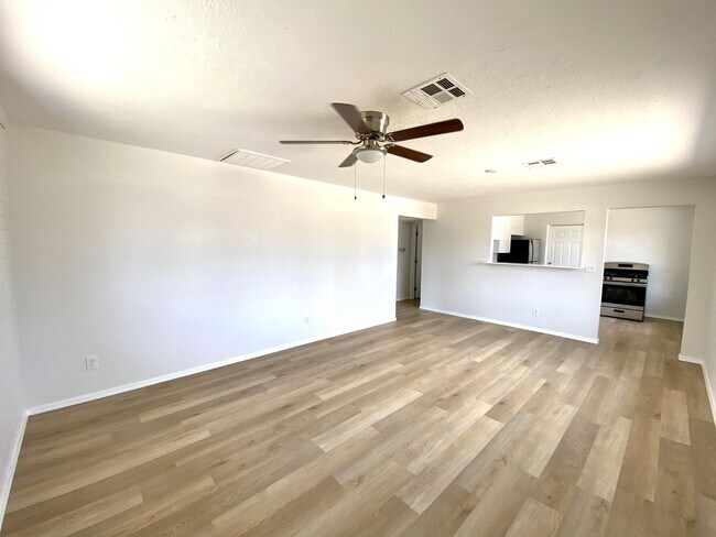 Foto del edificio - 3041 W Pierson St