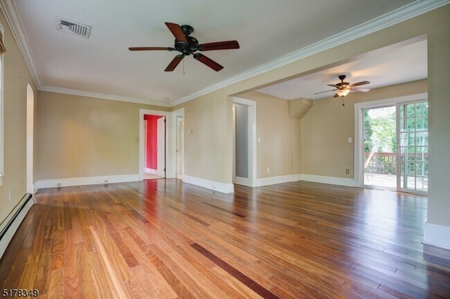 Building Photo - 44 Brookside Ave